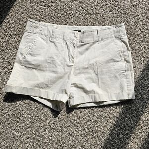 Ann Taylor Women's Cream Flat-Front Shorts